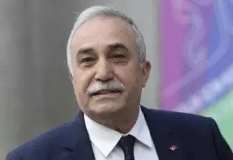Ahmet Eşref Fakıbaba hem partisinden hem milletvekilliğinden istifa etti!