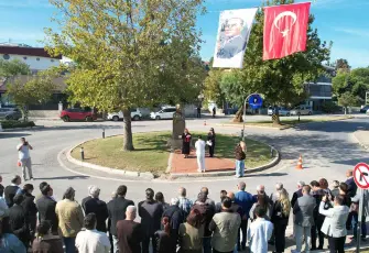 Cumhuriyet aydını Ahmet Taner Kışlalı, Güzelbahçe’de anıldı