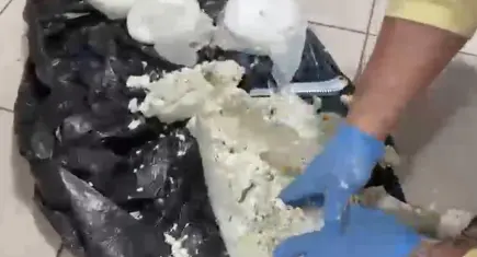 İzmir Otogarı’nda peynir bidonuna gizlenmiş 2 kilo 350 gram uyuşturucu ele geçirildi