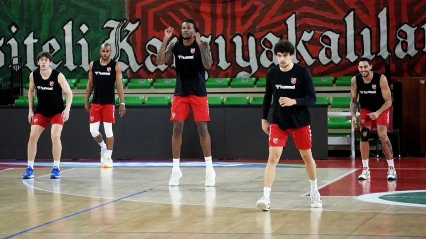 Karşıyaka’da yeni sezon heyecanı: Başantrenör Markovic ve Kaptan Gültekin’den iddialı açıklamalar! haberinin görseli