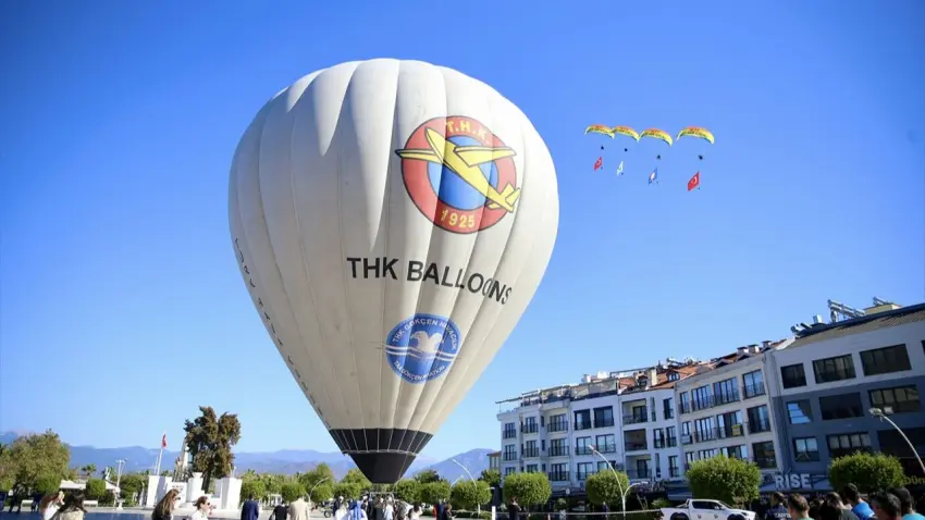 Ölüdeniz’de hava şöleni başladı: Binlerce sporcu Fethiye’de buluştu - Fotoğraf 2