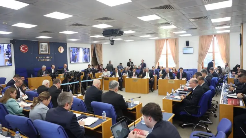 Cumhurbaşkanı Yardımcısı Cevdet Yılmaz'dan 2027 yılı bütçesi değerlendirmesi - Fotoğraf 1