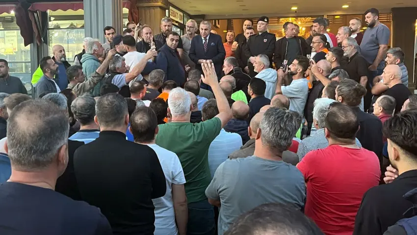 TIR şoförlerinden Kapıkule Sınır Kapısı'nda 4-5 günü bulan bekleme sürelerine protesto - Fotoğraf 2