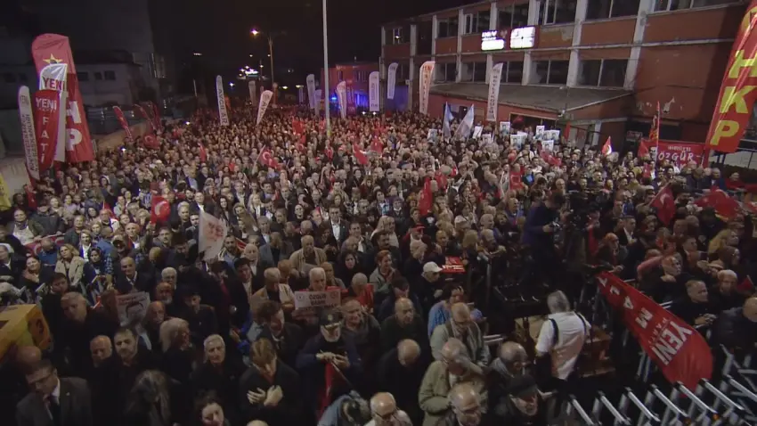 Özgür Özel: Halk TV’ye yapılan müdahale basını susturma girişimidir! - Fotoğraf 1