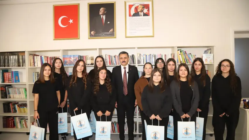 Dikili ve Çandarlı’da eğitim ve kültür yatırımları hizmete açıldı - Fotoğraf 1