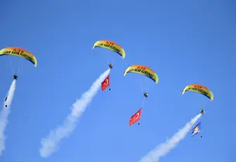 Ölüdeniz’de hava şöleni başladı: Binlerce sporcu Fethiye’de buluştu