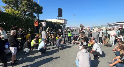TIR şoförlerinden Kapıkule Sınır Kapısı'nda 4-5 günü bulan bekleme sürelerine protesto