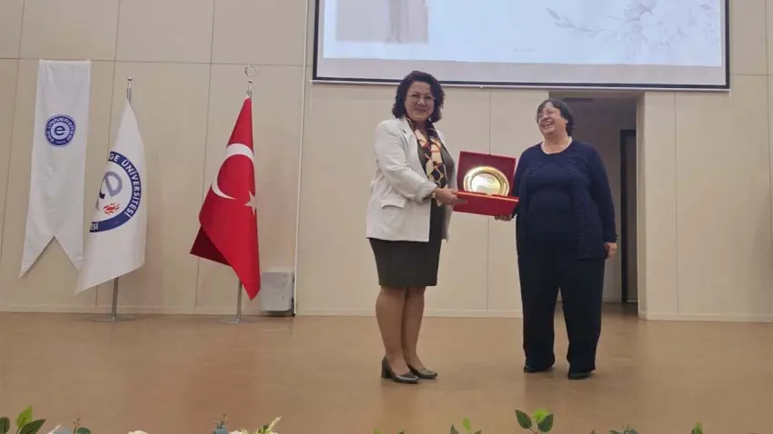 Ege Üniversitesi’nde 49 yıllık meslek hayatına veda haberinin görseli