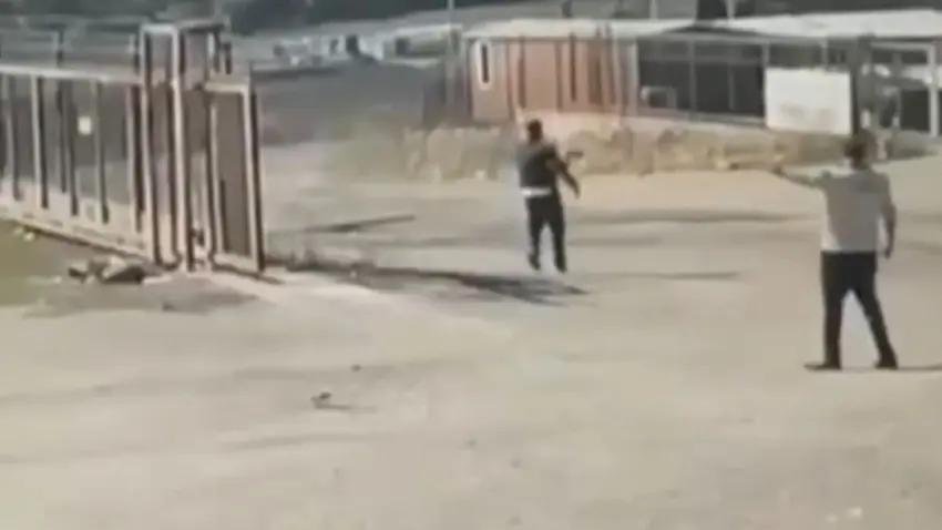 Esenyurt’ta tartıştığı kuyumcuya kurşun yağdırdı haberinin görseli