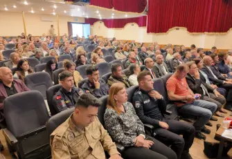 Foça’da bağımlılık ve akran zorbalığıyla mücadele eğitimi düzenlendi
