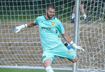 Göztepe’de kalenin yeni sahibi Arda Özçimen güven veriyor