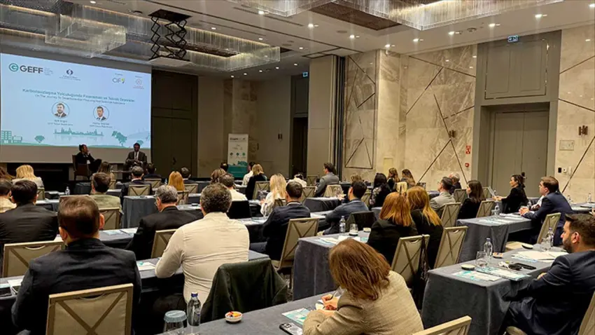 İzmir’de işletmelere yeşil finansman ve karbon yönetimi desteği tanıtıldı haberinin görseli