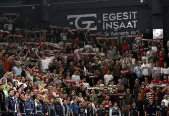 Karşıyaka’da Fenerbahçe maçı biletlerine yoğun ilgi: Koltuklar tükeniyor