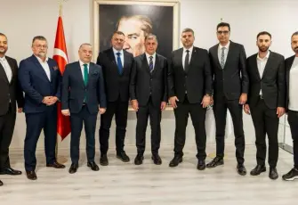 Karşıyaka yönetiminden Başkan Cemil Tugay’a ziyaret
