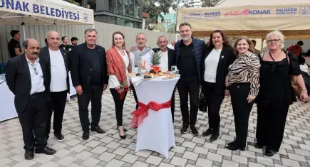 Konak’ta muhtarlar Ferdi Zeyrek Gençlik Merkezi’ni gezdi