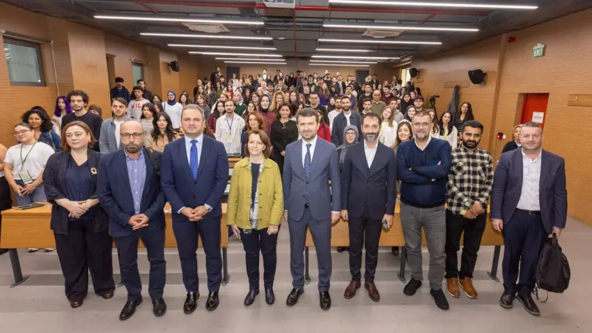 BİK Genel Müdürü Çay geleceğin iletişimcileriyle buluştu - Fotoğraf 3