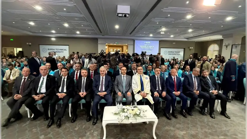 Bakan Kacır: 2027’den itibaren yerli navigasyon kullanmaya hazırlanıyoruz - Fotoğraf 1