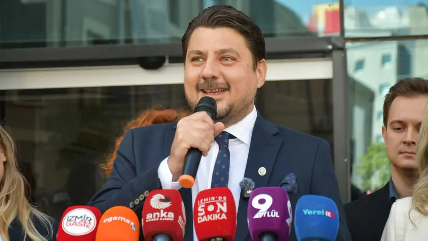 İzmir Barosu’nda Serhat Sökmen dönemi resmen başladı - Fotoğraf 2