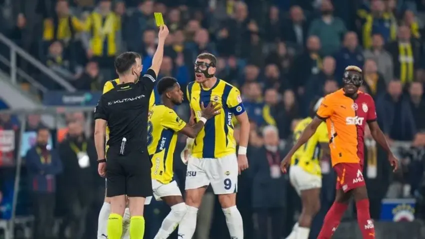 Galatasaray-Fenerbahçe derbilerinde kart yağmuru: Son 20 maçta 163 kart çıktı haberinin görseli