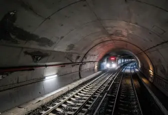 İzmir Metrosu’nda raylar yenilendi
