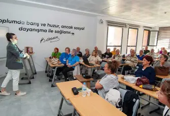 Karşıyaka 3. Yaş Üniversitesi’nde yeni dönem başladı
