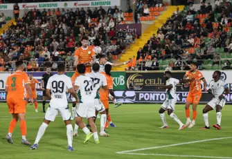 Kocaelispor, Alanyaspor deplasmanında 3 puanı 2 golle aldı