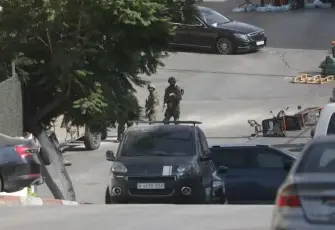 Filistinliler evlerinden zorla çıkarılıyor, konutlar askeri kışlaya dönüştürülüyor!