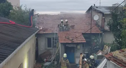 İstanbul’da çıkan gecekondu yangınında 11 yaşındaki çocuk hayatını kaybetti