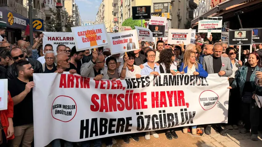 İzmir’de gazetecilerden basın özgürlüğü yürüyüşü: Artık yeter, nefes alamıyoruz haberinin görseli