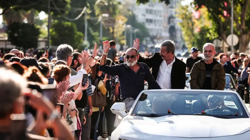 Altın Portakal’da yıldızlar geçidi! Antalya’da korteje yoğun ilgi - Fotoğraf 2