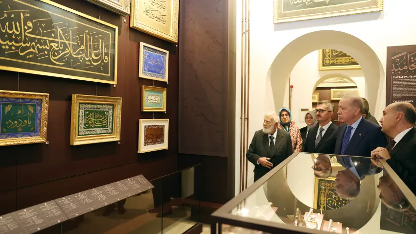 Cumhurbaşkanı Erdoğan: Topkapı Sarayı, dünya müzeleri içerisinde müstesna bir yer tutacak - Fotoğraf 1