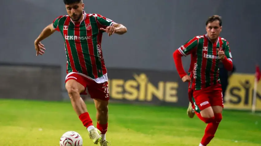 İzmir futbolunda zafer haftası! Aliağa FK üst üste 5. galibiyetle lider, Karşıyaka tırmanışta - Fotoğraf 1