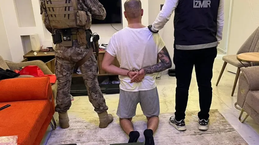 Almanya’nın uluslararası seviyede aradığı şüpheli İzmir’de yakalandı