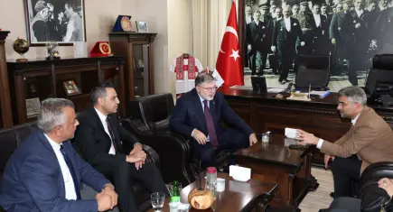 Çiğli Belediyesi’nden Atatürk fotoğrafı açıklaması: Hukuki süreç başlatılacak