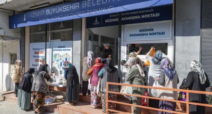 İzmir’de ihtiyaç sahiplerine haftalık 16 bin 800 kişilik yemek desteği