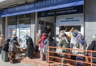 İzmir’de ihtiyaç sahiplerine haftalık 16 bin 800 kişilik yemek desteği