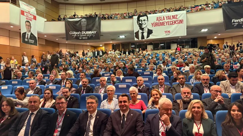İzmir’de YENİ Parti’nin 1’inci Olağan Kongresi başladı haberinin görseli