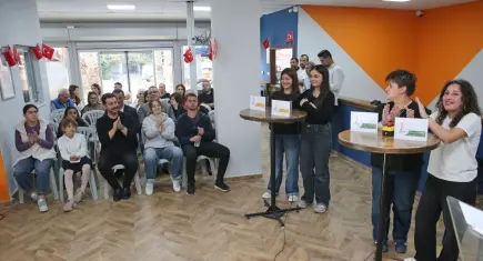 Karşıyaka’da Cumhuriyet coşkusu: Gençler bilgi yarışmasında yarıştı