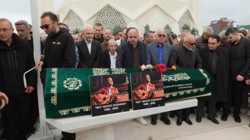Şarkıcı Nev İstanbul'da son yolculuğuna uğurlandı - Fotoğraf 1