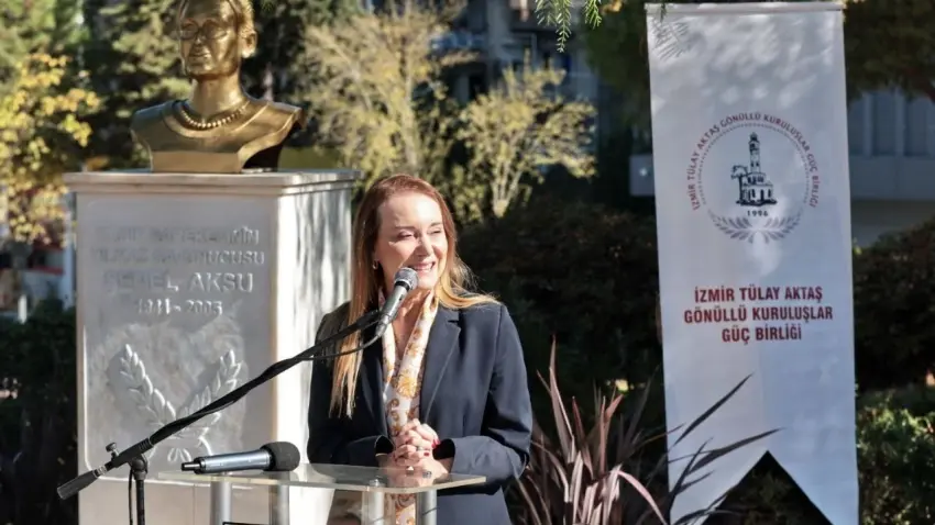Nil&uuml;fer &Ccedil;ınarlı Mutlu