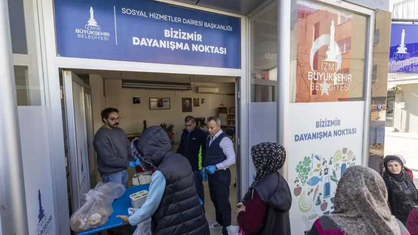 İzmir’de ihtiyaç sahiplerine haftalık 16 bin 800 kişilik yemek desteği - Fotoğraf 4