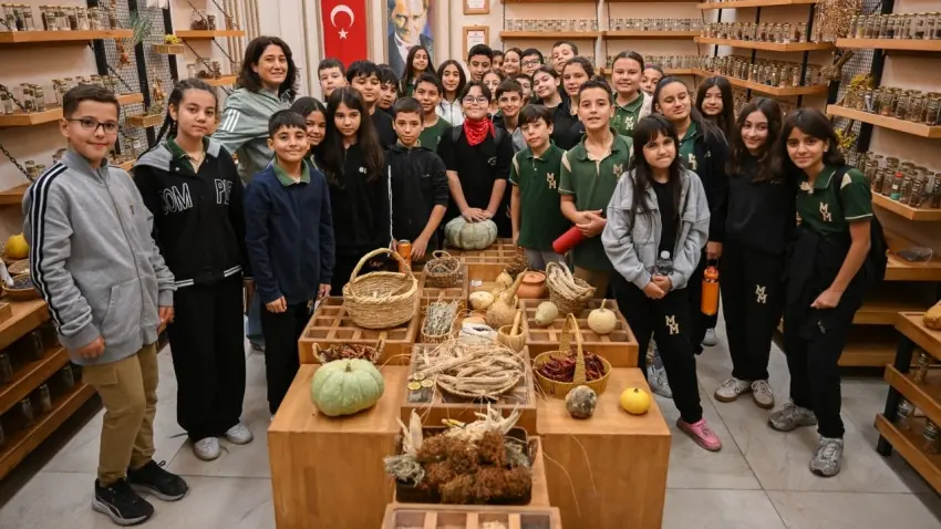 Bornova’da geleceğin çevrecileri tohumun serüvenine tanıklık etti - Fotoğraf 1