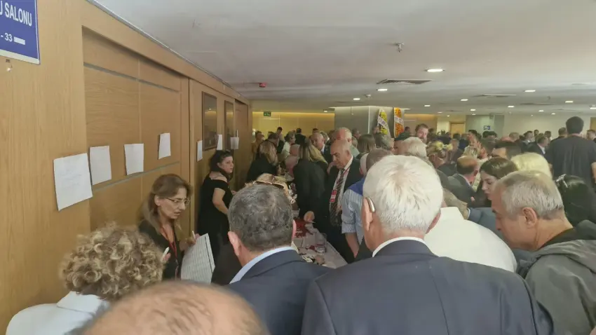 YENİ Parti İzmir Kongresi’nde usul krizi! Seçim süreci aksadı - Fotoğraf 1