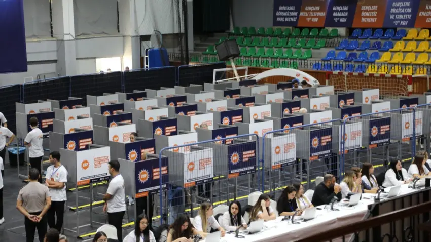 KKTC'de UBP'nin aday belirleme seçiminde kriz: Oylar yeniden sayılacak - Fotoğraf 1