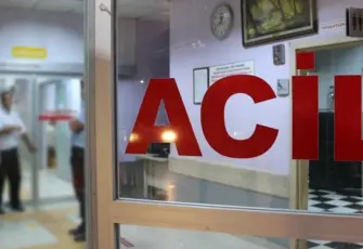 Menderes-Seferihisar yolunda can pazarı: 3 araç çarpıştı: 7 yaralı!