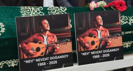 Şarkıcı Nev İstanbul'da son yolculuğuna uğurlandı