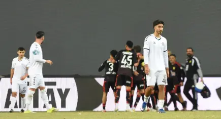 Altay Teknik Direktörü Üzümcü: Bu kadar gol yiyecek bir takım değiliz