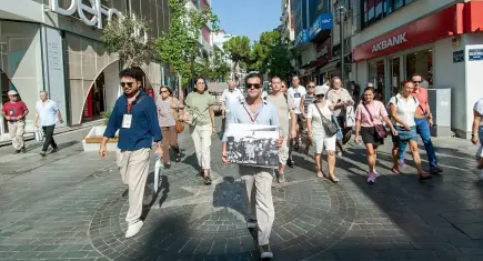 Atatürk’ün Adımlarıyla Karşıyaka turları yeniden başlıyor!