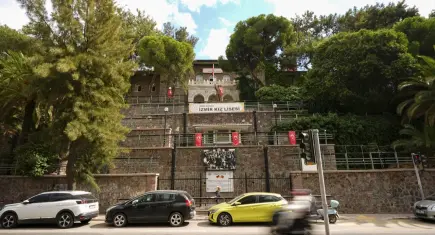 Atatürk’ün iki kez ziyaret ettiği İzmir Kız Lisesi 110 yıldır eğitim veriyor