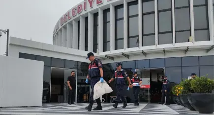 Bolu Belediyesi’ne şafak operasyonu: Belediye Başkan Yardımcısı dahil 4 gözaltı!